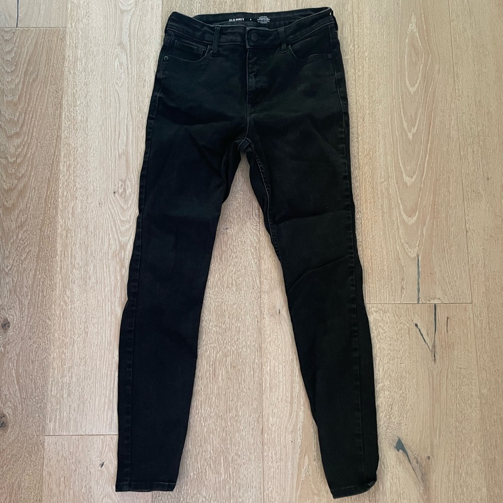 Old Navy rockstar, super skinny secret, smooth pockets, high-rise jeans. Black.